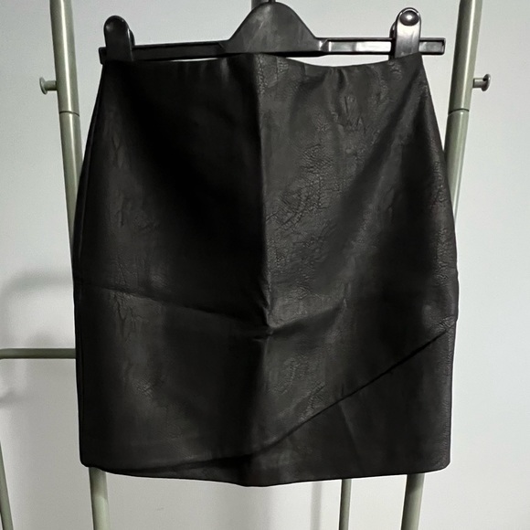 Club Mónaco - Pleather Skirt - Picture 1 of 3